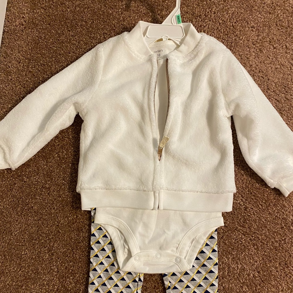 Little girl outfit 18 months never worn. New